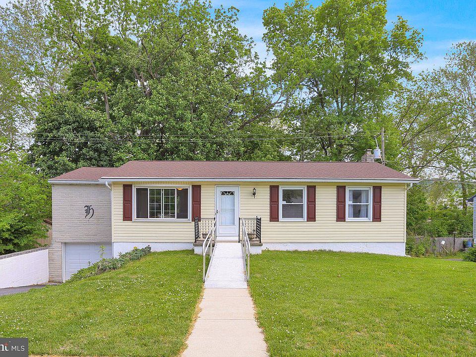 1st image of 111 Aspen Ave