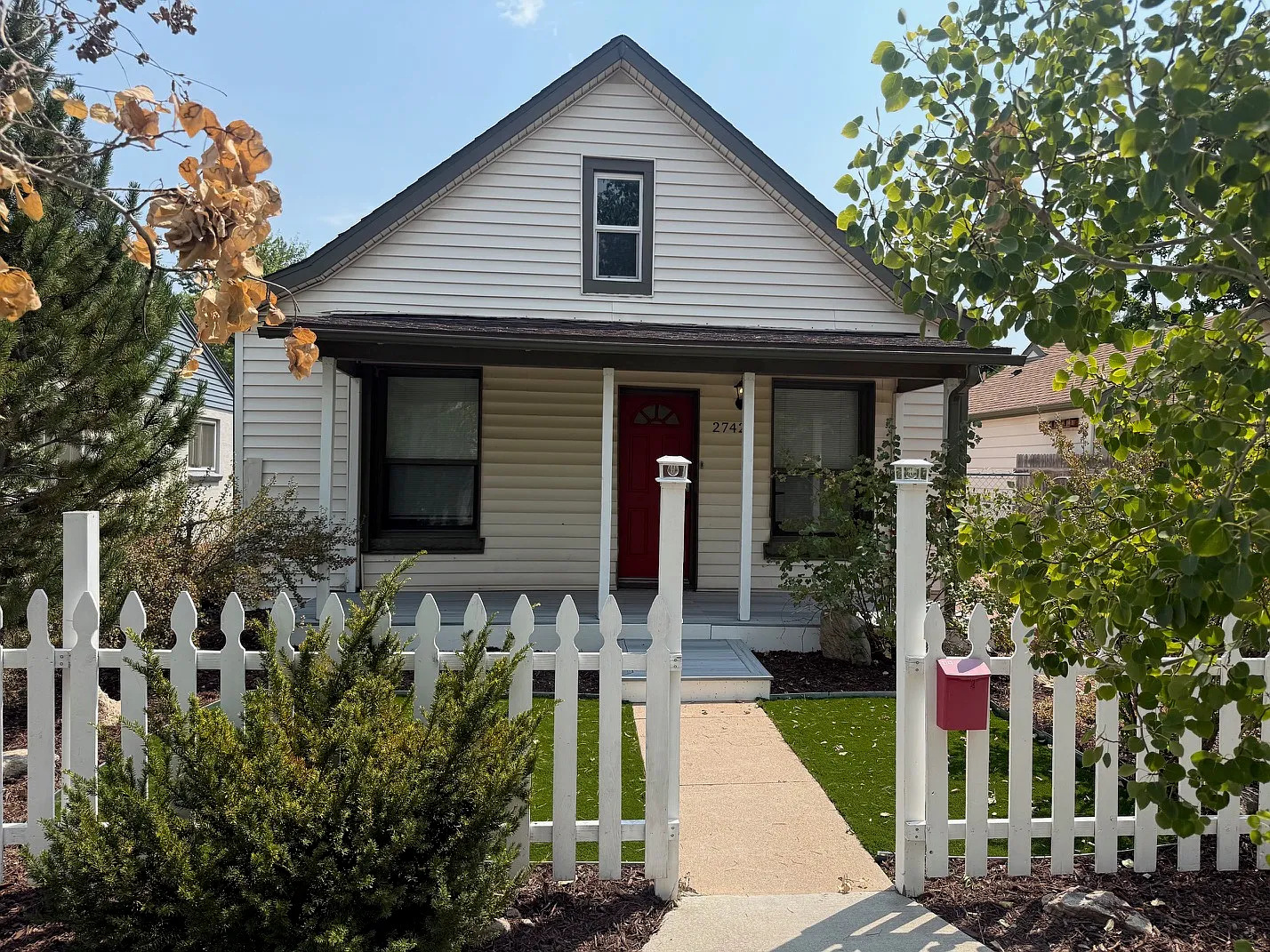 2742 S Lincoln St — Photo 1