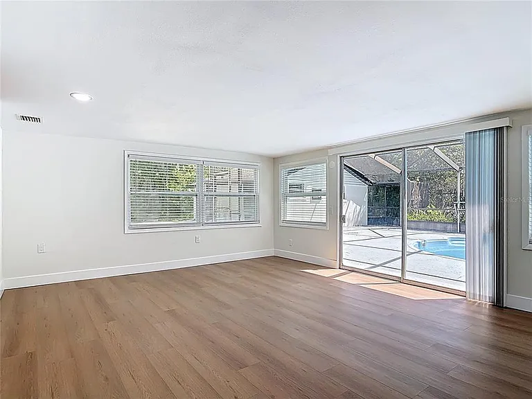1415 Frances Dr — Photo 15