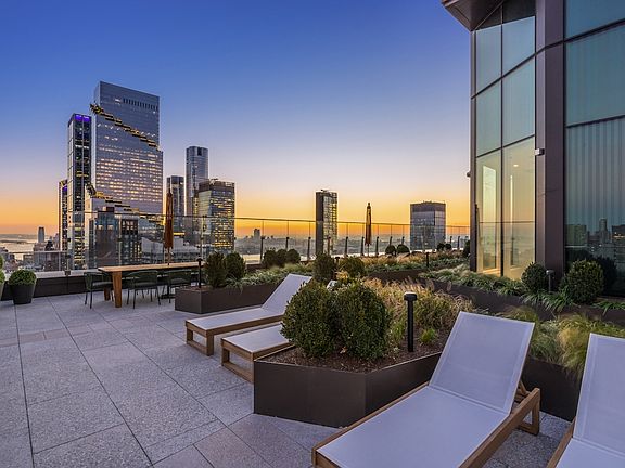 5th image of 550 10th Ave #512