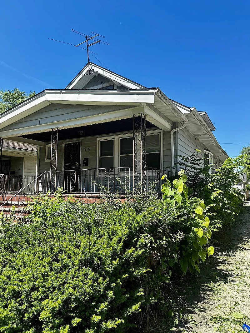 11516 S Parnell Ave photo 1