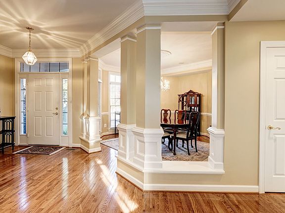 5th image of 3849 Farrcroft Dr