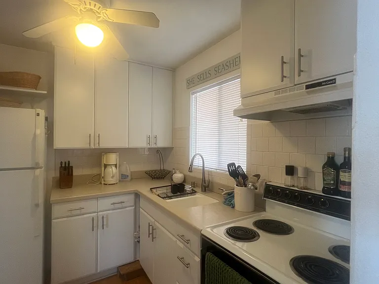 2041 Sunset Dr #E32 — Photo 7