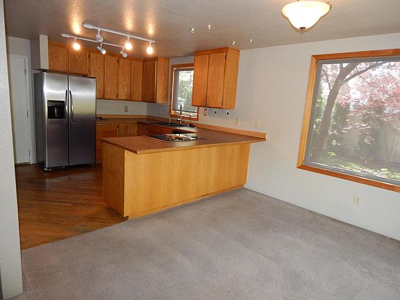 2nd image of 2638 Lemaister Ave