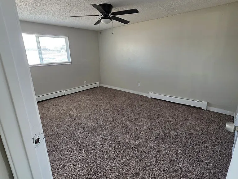 Sunstone Apartments — Photo 28