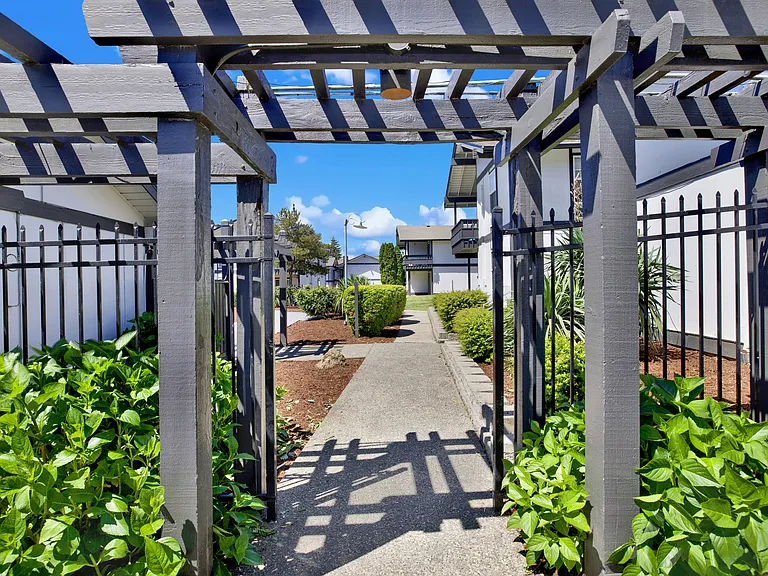 Arden Park Apartments — Photo 10