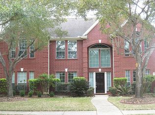 17515 Hollyberry Ln, Sugar Land, TX 77479