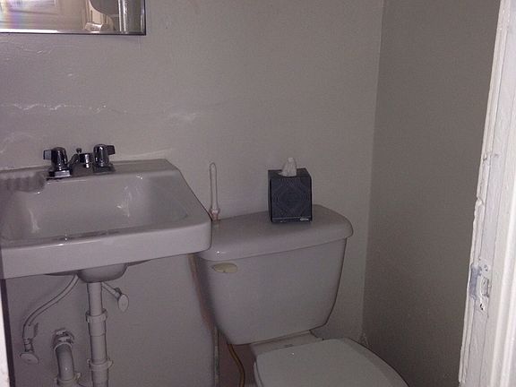 2nd image of 180 NW 59th St APT 4