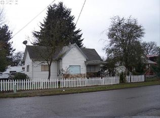 1059 E Madison Ave, Cottage Grove, OR 97424