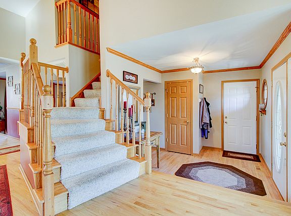 2nd image of 410 Vermont Dr