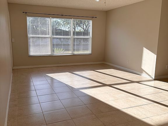3rd image of 1324 Mesa Dr #215C