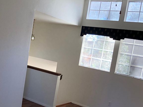 4th image of 1633 E Lakeside Dr Unit 41