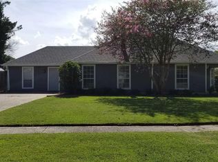 611 John Henry Dr, Baton Rouge, LA 70820