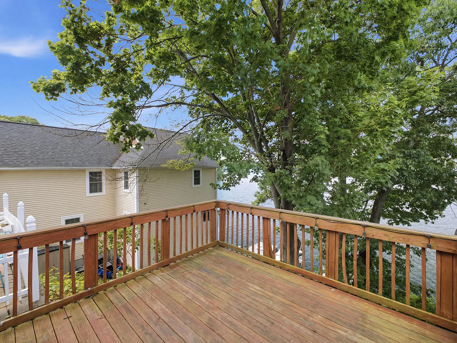 3 bed, 1.5 bath, 1860 sqft, $2,800 — Photo 2