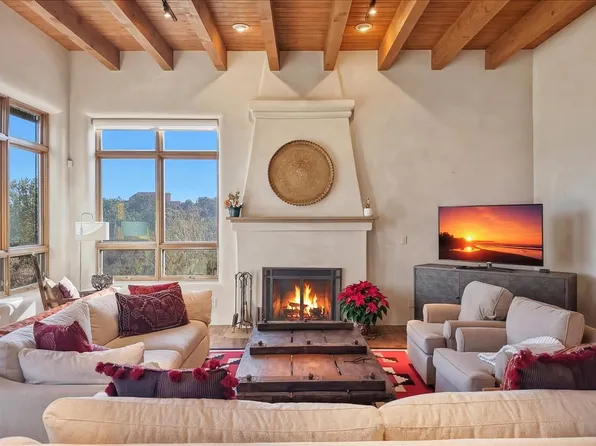 855 Camino Francisca, Santa Fe, NM 87506