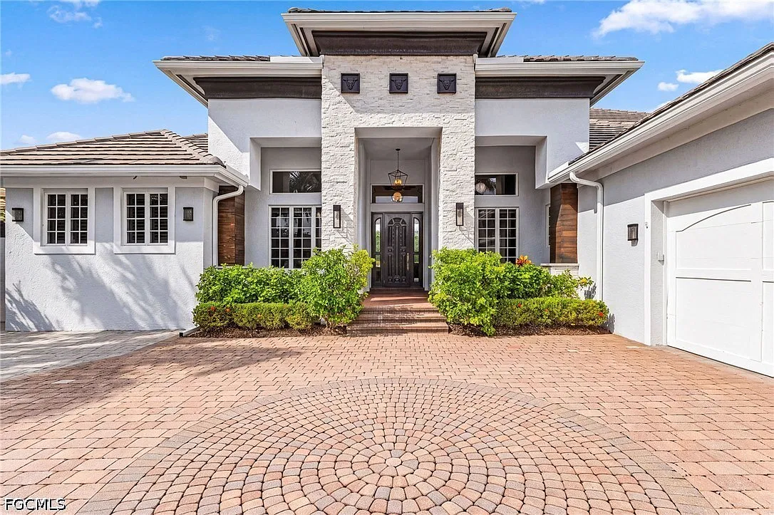 5 bed, 5.0 bath, 3767 sqft, $14,000 — Photo 1