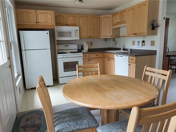 3rd image of 3741 Evergreen Dr