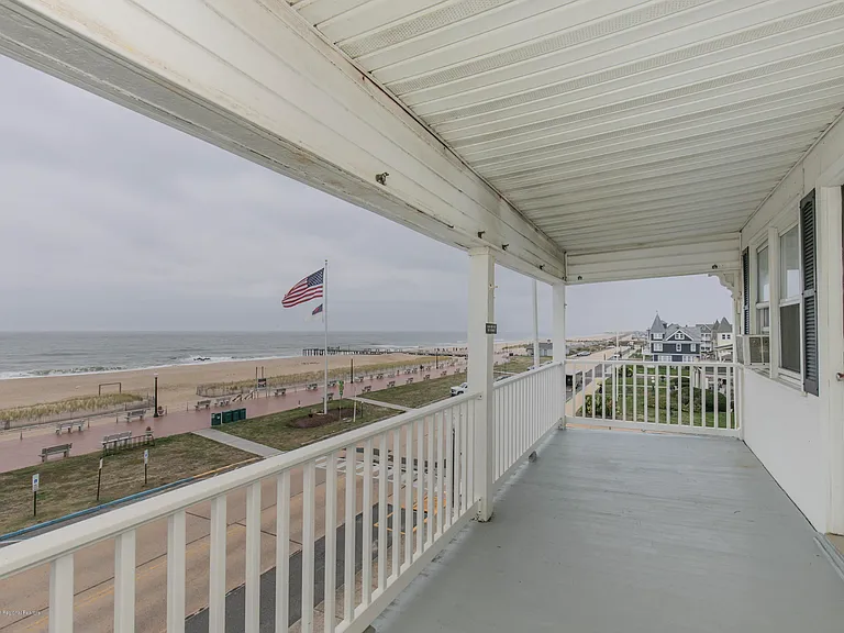 18 Ocean Ave — Photo 24