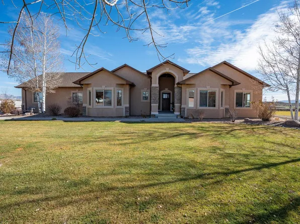 1322 Gold Lake Dr, Loma, CO 81524