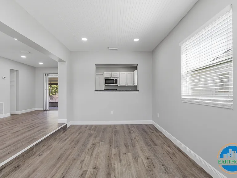 8609 Chinaberry Dr — Photo 14