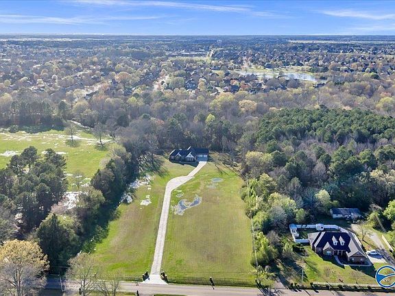 3rd image of Mose Chapel Rd