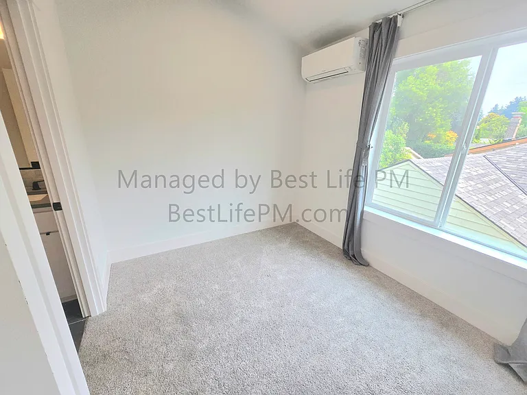 310 NE 58th Ave — Photo 24