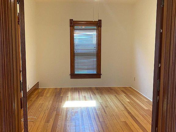 5th image of 6377 Lincoln Ave