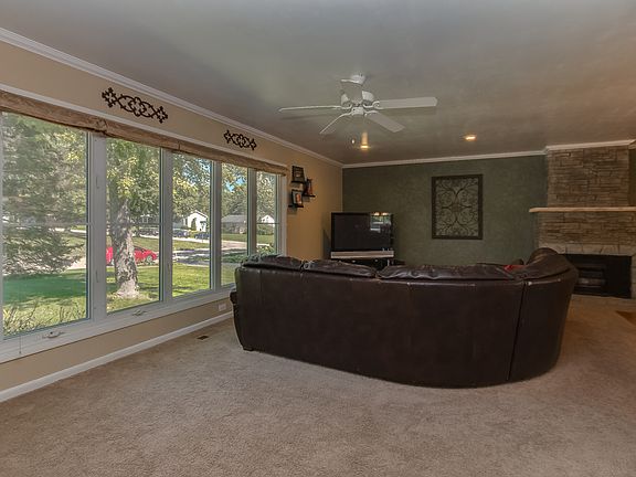 4th image of 2943 Crabtree Ave
