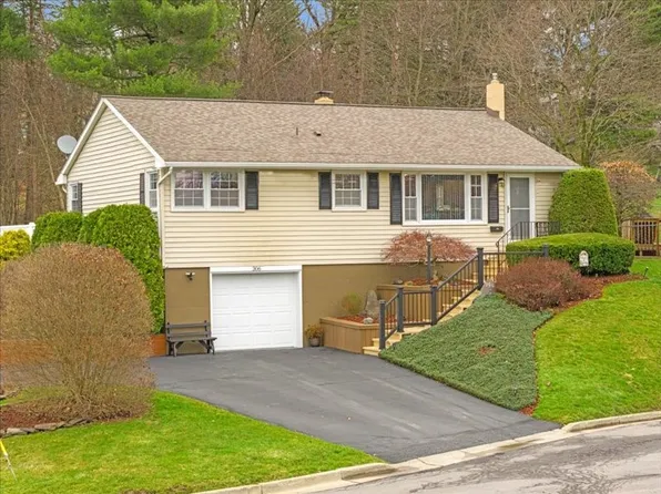 306 Doyleson Ave, Endwell, NY 13760