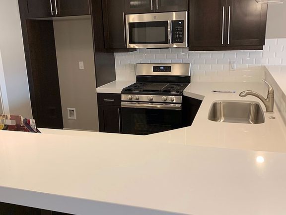 4th image of 810 S Dixie Dr Unit 2212