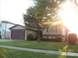 37637 Samantha Dr, Sterling Heights, MI 48310