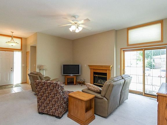 4th image of 3701 Farnham Dr
