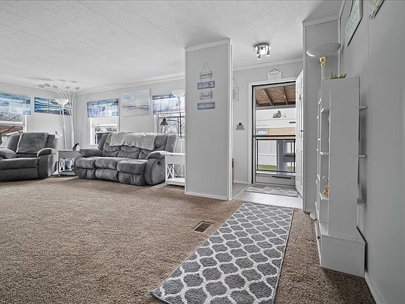4th image of 411 Avenue G