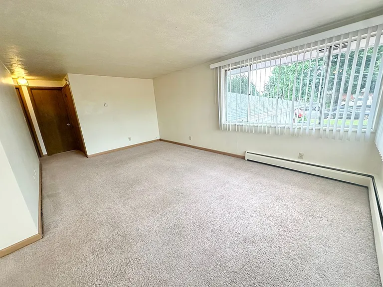 2517 N Garfield Ave — Photo 6