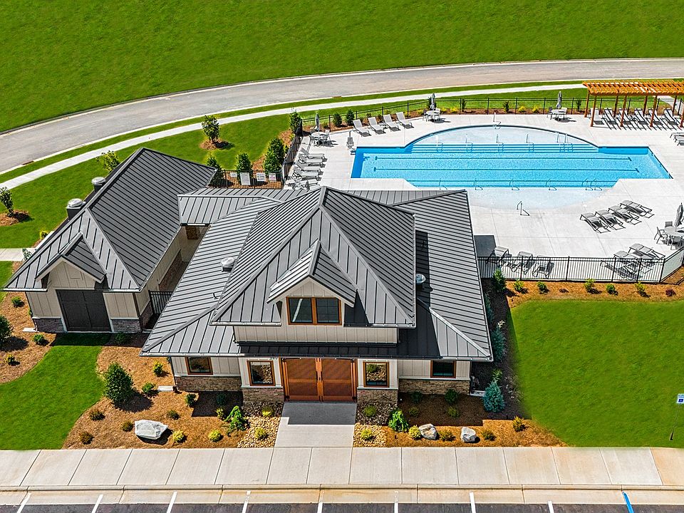 Fieldstone Pool and Cabana