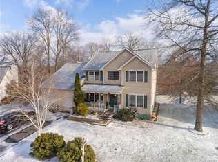 12 Gatehouse Pl, Walden, NY 12586