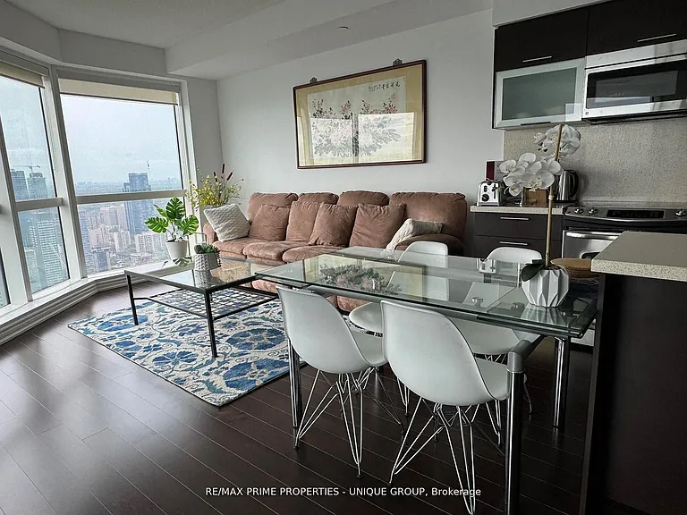 386 Yonge St #5316 — Photo 4