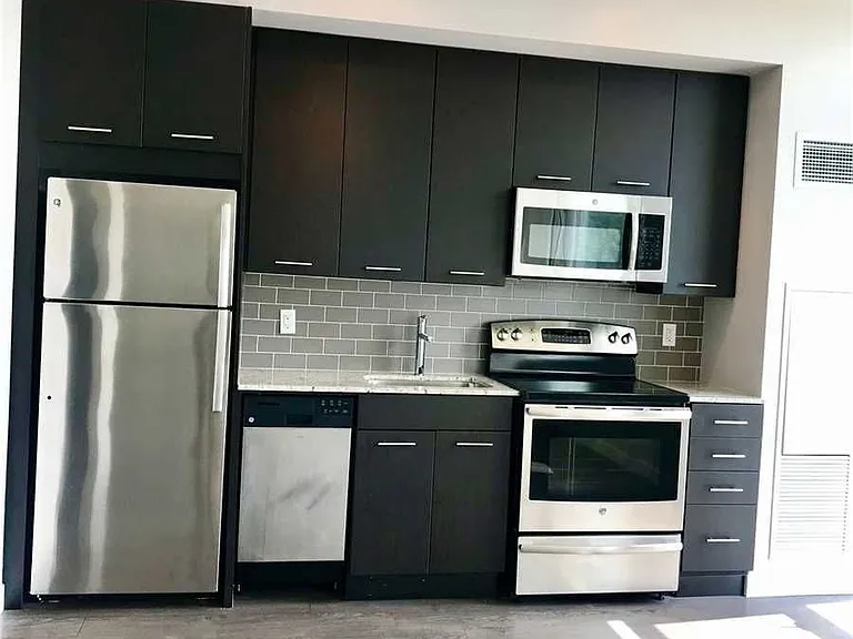 2055 Danforth Ave #312 — Photo 2