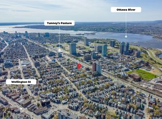 245 Hinchey Ave, Ottawa, ON K1Y 1L9