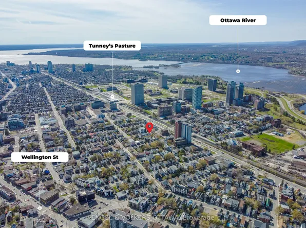 245 Hinchey Ave, Ottawa, ON K1Y 1L9