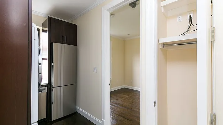 Rented by Nooklyn NYC LLC | media 18