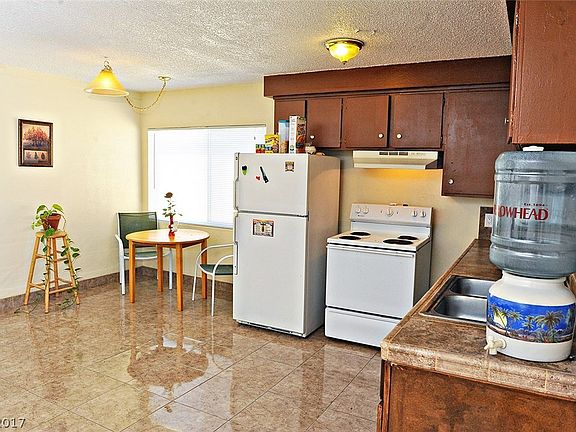 3rd image of 2921 E Stewart Ave