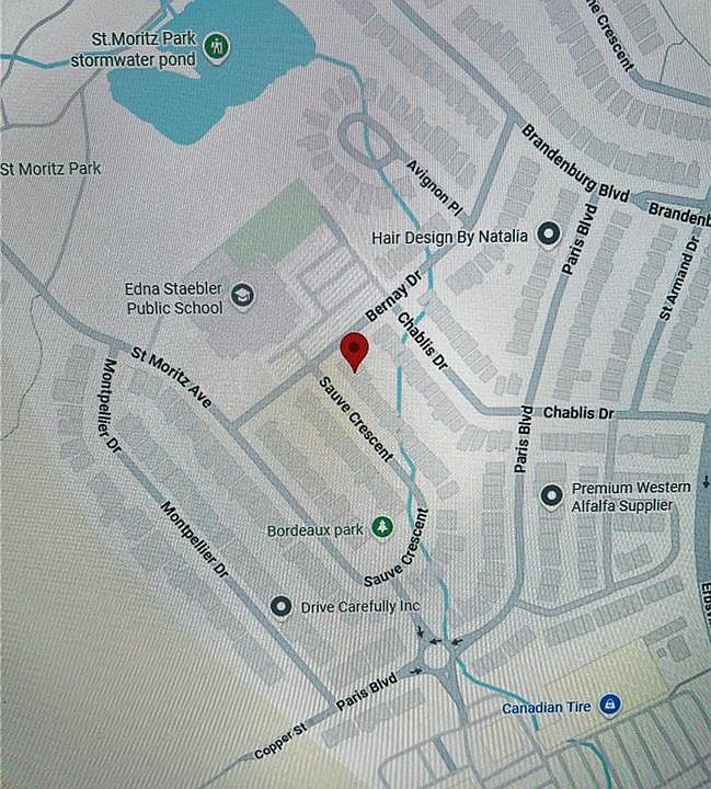 2nd image of 352 Sauve Cres