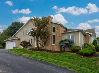 140 Leisure Ct, Wyomissing, PA 19610
