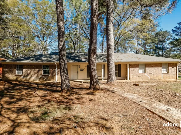 1176 Ferncrest Dr, Jackson, MS 39211