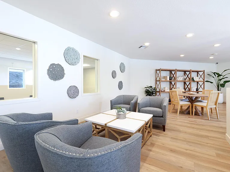 Shadowridge Park Apartments — Photo 7