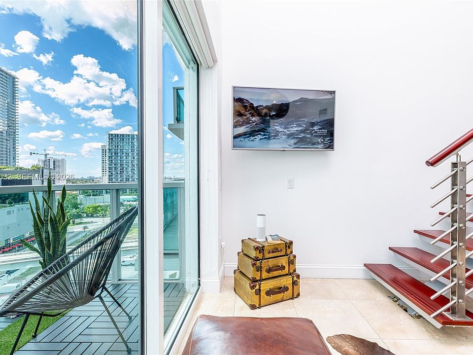 1st image of 41 SE 5th St APT 706