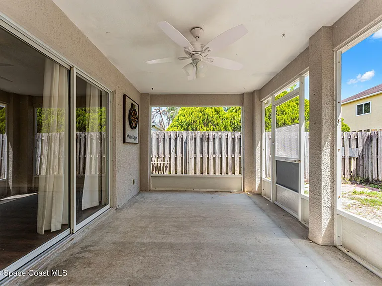4211 Swanna Dr — Photo 10