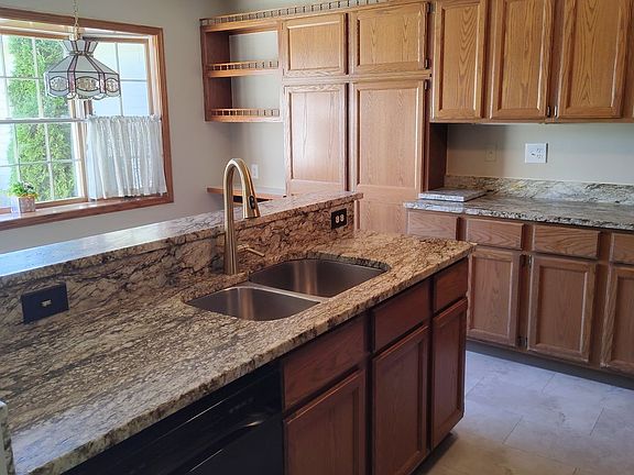 5th image of 743 Bent Creek Dr