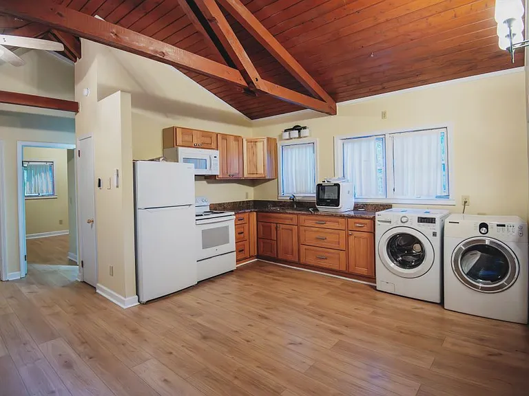 122 Laurel Manor Ln — Photo 3